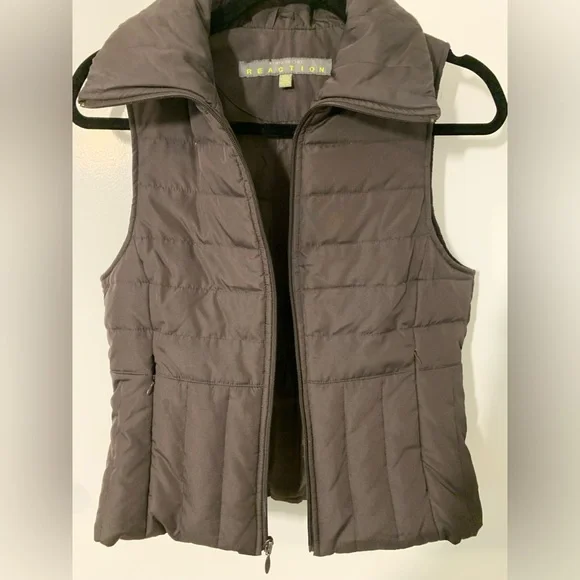 Kenneth Cole Reaction Down Filled Puffer Vest Small - Picture 8 of 10